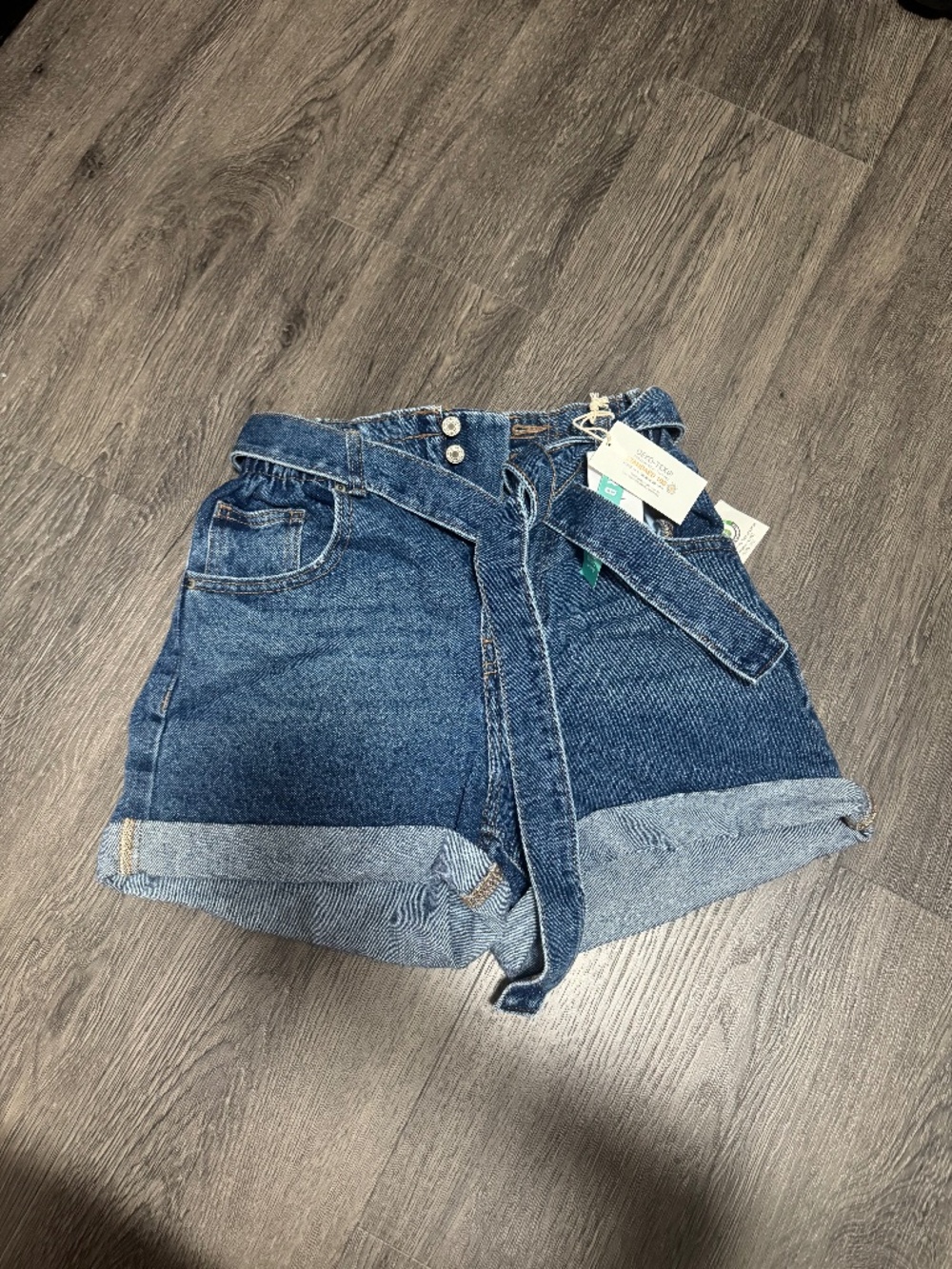 Jean shorts BNWT